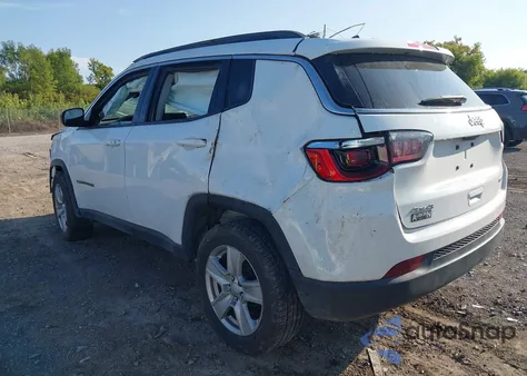 2022 Jeep Compass Latitude 4X4 z USA, uszkodzony, nr VIN 3C4NJDBBXNT123520